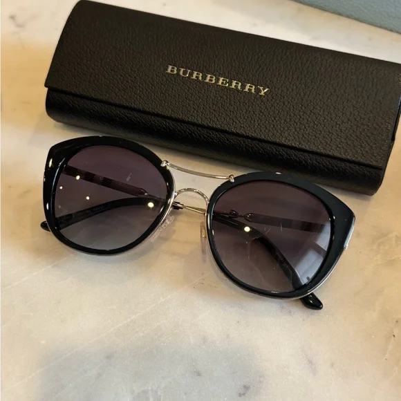 Burberry Black Sunglasses - Picture 1 of 10